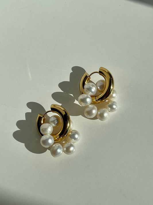 Zhuri Pearl Hoop Earrings