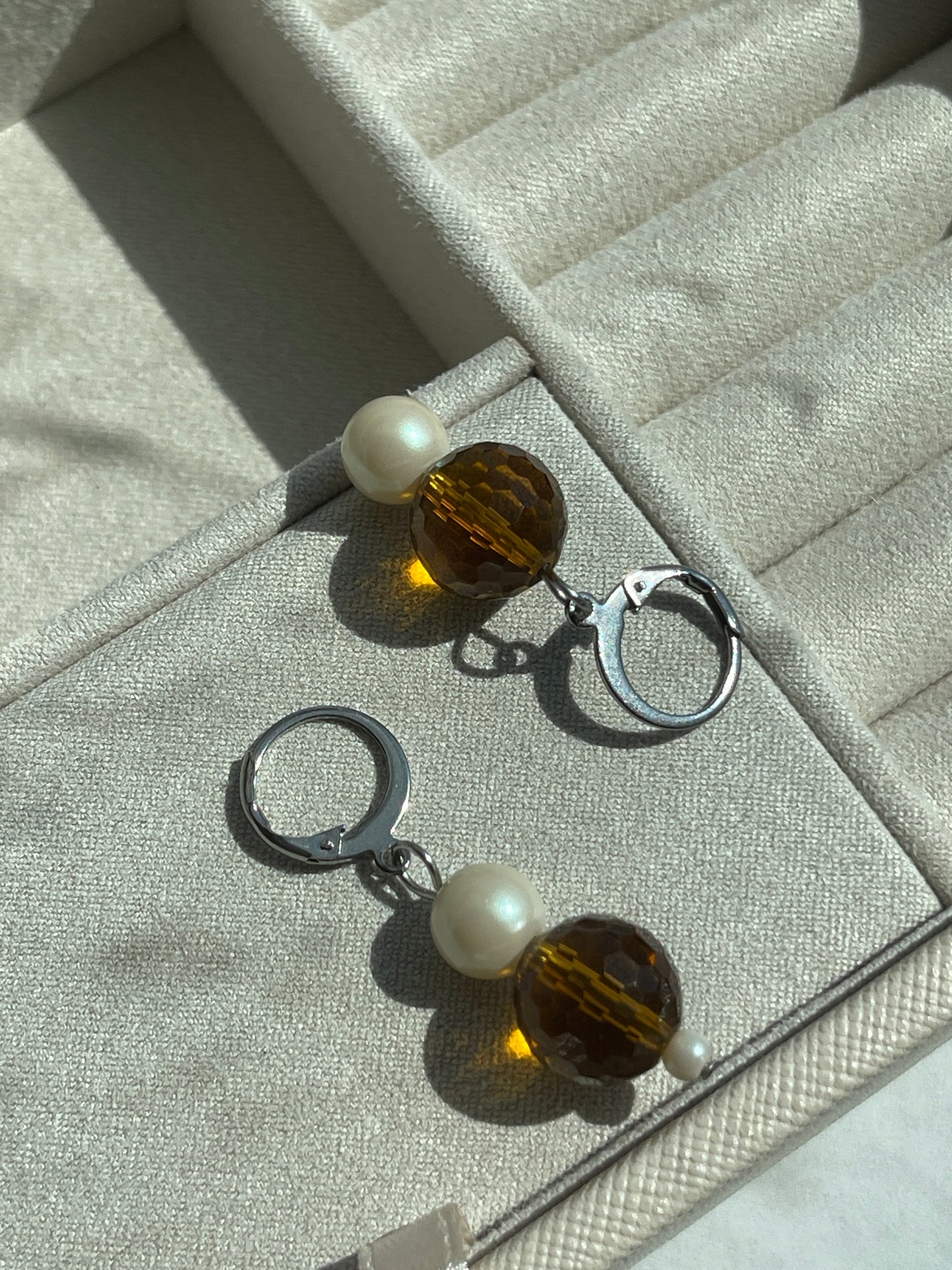 Amber glass bead & glass pearl huggie earrings