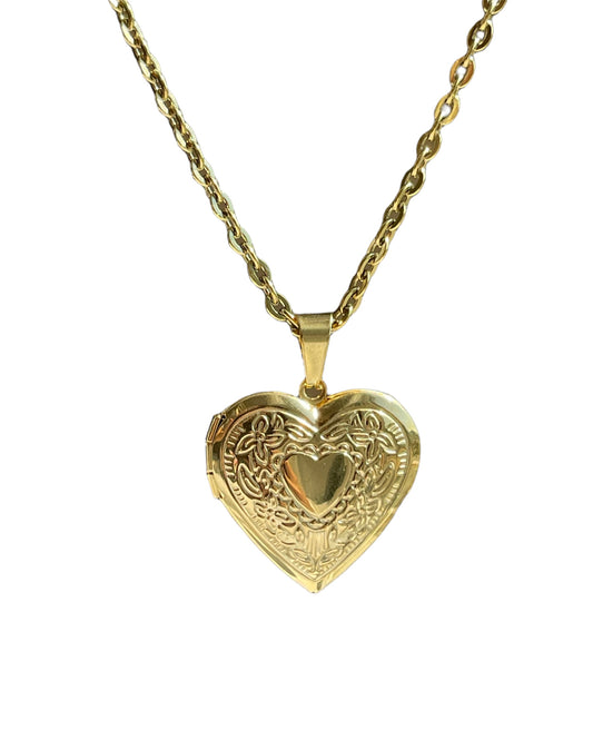 Victoria Heart Gold Chain Necklace